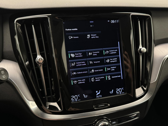 Volvo V60 B4 MOMENTUM POLESTAR REZERVACE 2.0 Momentum