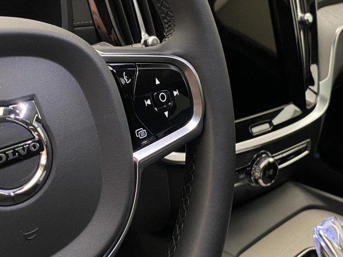 Volvo V60 CC B4 AWD ULTIMATE REZERVACE 2.0 CC CC