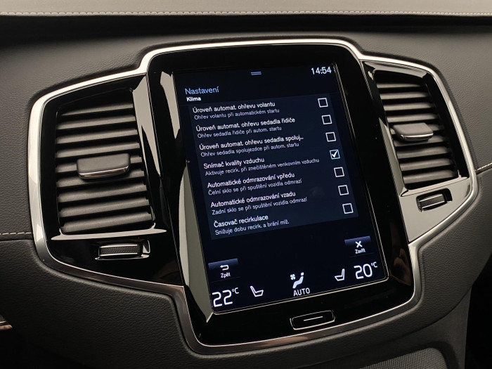 Volvo XC90 B6 AWD R-DESIGN REZERVACE