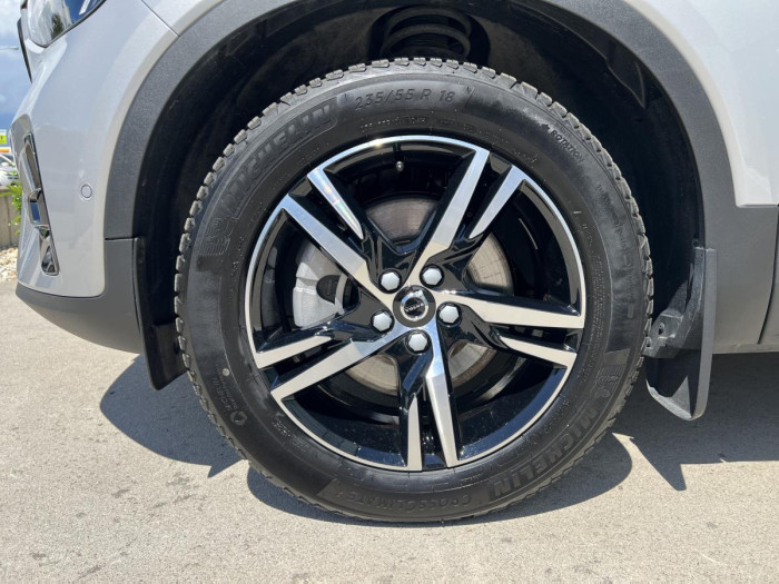 Volvo XC40 B3 DARK PLUS Aut 1.maj. 2.0 Plus