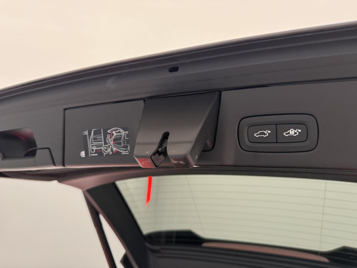 Volvo V90 T6 AWD RECHARGE PLUS DARK AUT