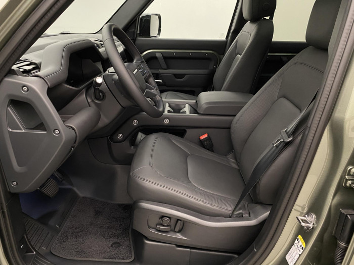 Land Rover Defender 110 D300 X-DYNAMIC HSE AWD AUT 3.0 d Dynamic