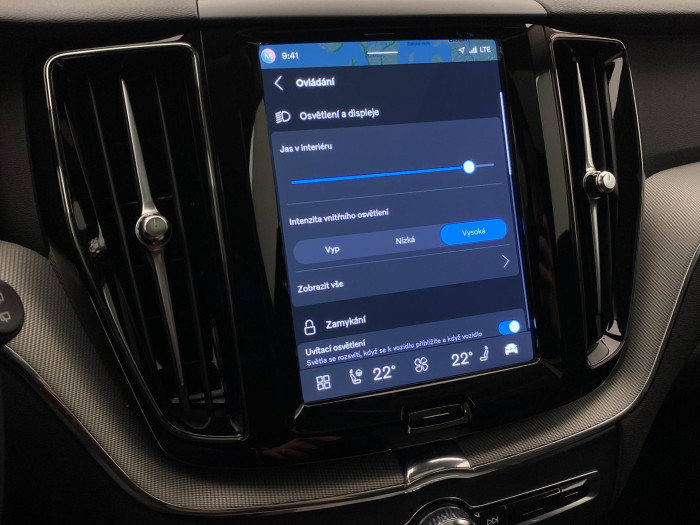 Volvo XC60 T6 AWD PLUG-IN DARK PLUS CZ