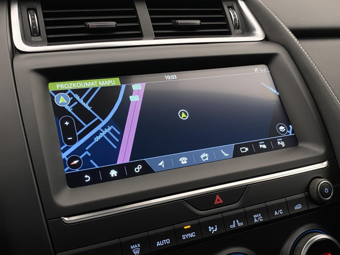 Jaguar E-Pace AWD R-DYNAMIC SE REZERVACE 2.0 Dynamic SE