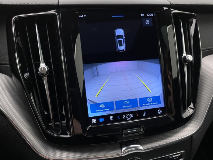 Volvo XC60 T6 AWD RECHARGE REZERVACE