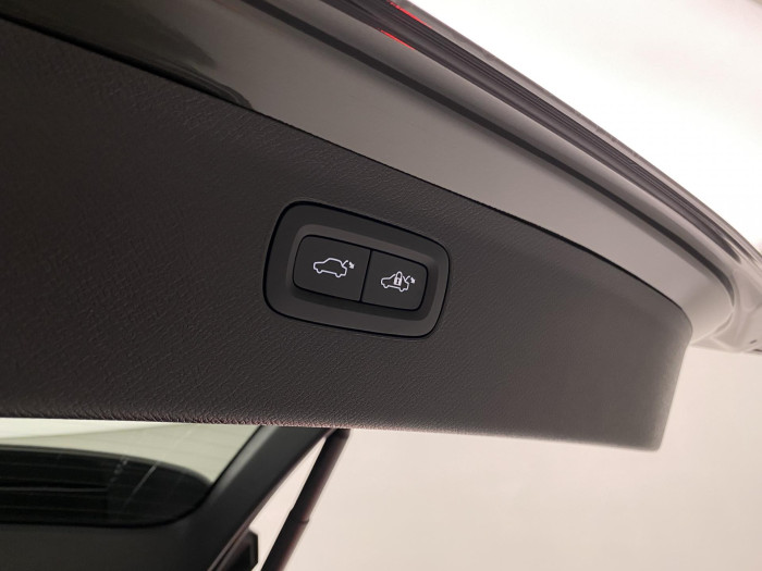 Volvo XC90 B6 AWD R-DESIGN AUT