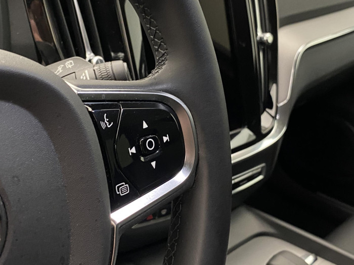 Volvo V60 B4 DARK PLUS AUT REZERVACE