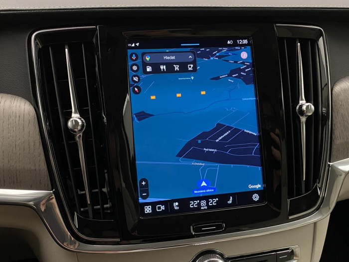 Volvo V90 CC B4 AWD PLUS AUT CZ 1.maj. 2.0 CC CC Plus