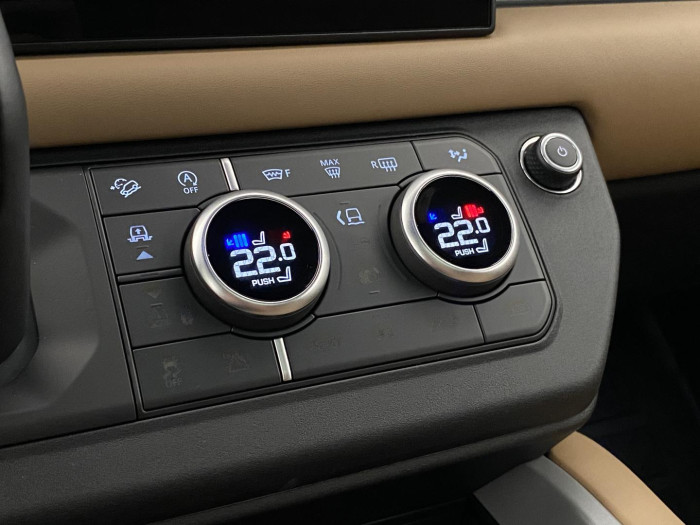 Land Rover Defender 110 D300 X AWD REZERVACE 3.0 d