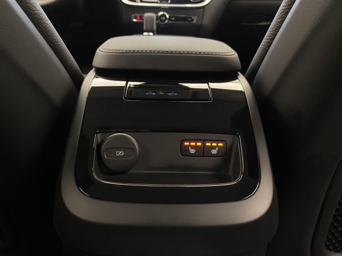 Volvo V60 T6 AWD PLUG-IN DARK PLUS CZ