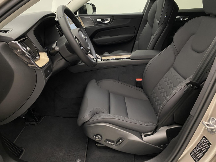 Volvo XC60 B5 AWD AUT DARK PLUS