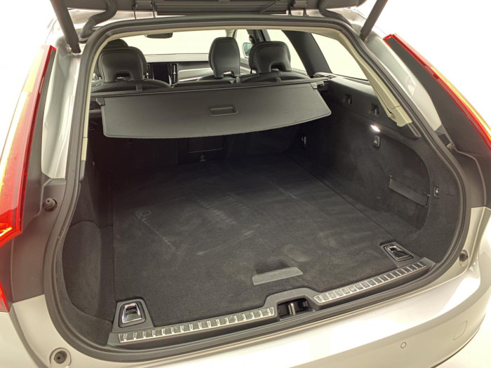 Volvo V90 D4 AWD MOMENTUM REZERVACE 2.0 d Momentum