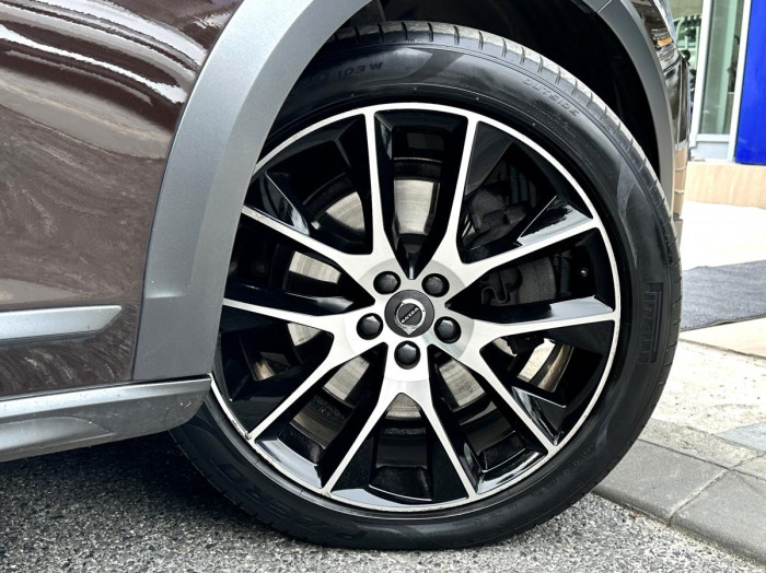 Volvo V90 CROSS COUNTRY D5 AWD REZERVACE 2.0 d