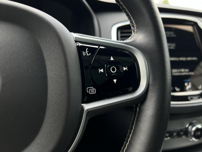 Volvo XC90 B5 R-DESIGN AWD 7MÍSTNÁ Aut