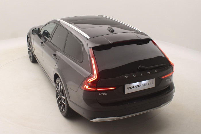 Volvo V90 CC B4 AWD ULTIMATE REZERVACE 2.0 CC CC