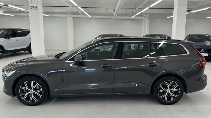 Volvo V60 B4 MOMENTUM AUT REZERVACE 2.0 Momentum