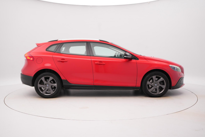 Volvo V40 CC D4 SUMMUM AUT REZERVACE 2.0 d CC CC Summum