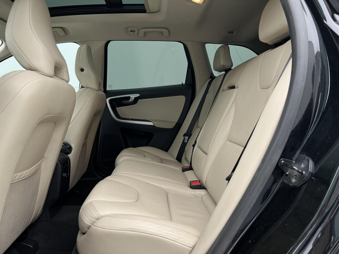 Volvo XC60 D3 AWD MOMENTUM AUT CZ 2.4 d Momentum