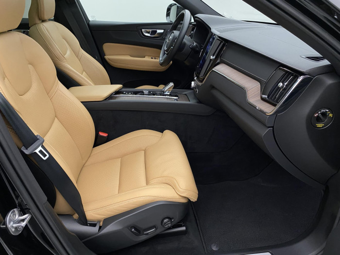 Volvo XC60 B4 INSCRIPTION AUT 1.maj