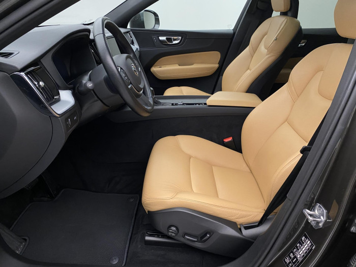 Volvo XC60 T5 AWD MOMENTUM AUT 2.0 Momentum
