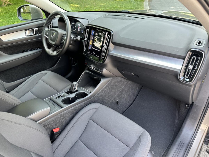 Volvo XC40 B4 AWD MOMENTUM ADVANCED 1.maj 2.0 Momentum