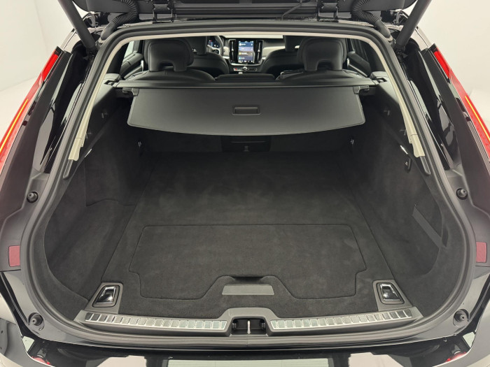 Volvo V90 CC B4 AWD PLUS CZ 1.maj