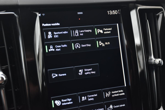 Volvo XC60 B4 AWD MOMENTUM REZERVACE 2.0 Momentum