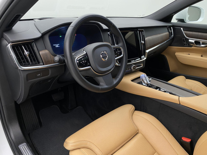 Volvo V90 CC B4 AWD ULTIMATE AUT CZ 2.0 CC CC