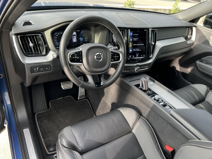 Volvo XC60 T8 AWD R-DESIGN Aut 1.maj.