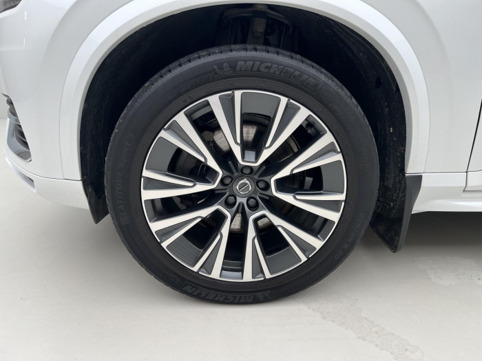 Volvo XC90 B5 AWD R-DESIGN 7MÍSTNÁ AUT