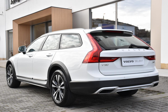 Volvo V90 CC D4 AWD ADVANCED REZERVACE 2.0 d CC CC