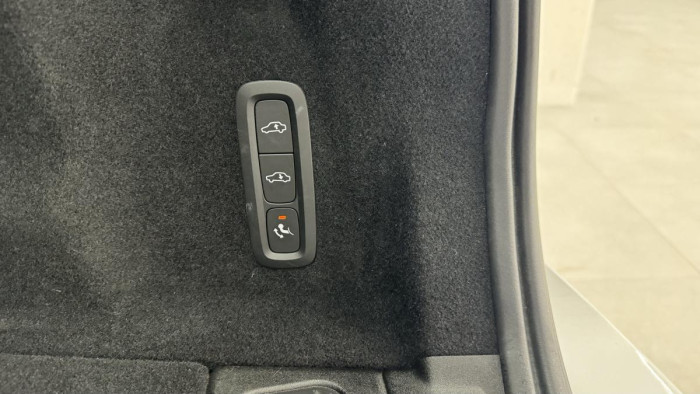Volvo XC60 T5 AWD INSCRIPTION REZERVACE
