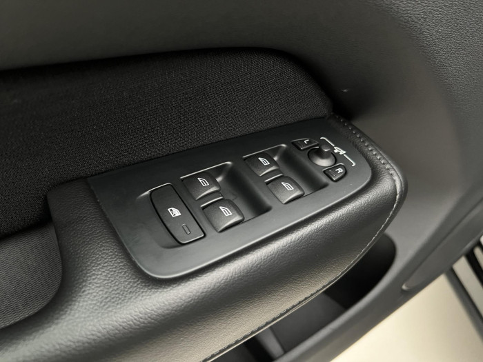 Volvo XC60 T5 AWD MOMENTUM PRO AUT CZ 2.0 Momentum