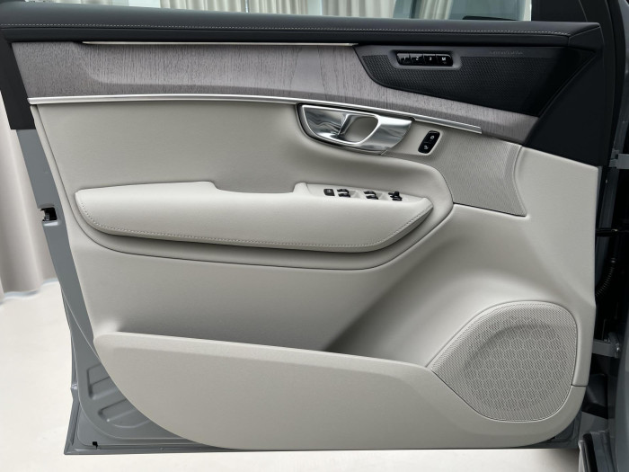 Volvo XC90 B5 AWD AUT BRIGHT PLUS 7-míst