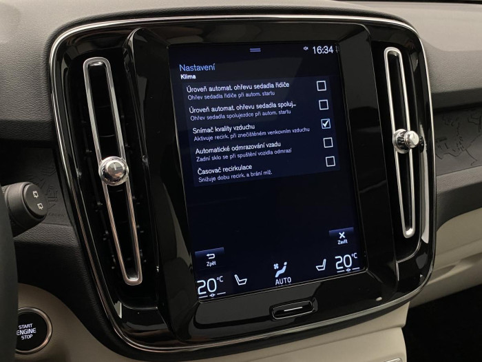 Volvo XC40 D3 MOMENTUM AUT REZERVACE 2.0 d Momentum