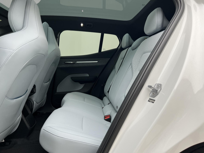 Volvo EX30 PURE ELECTRIC TWIN MOTOR ULTRA