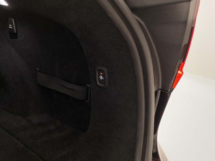 Volvo V90 T8 AWD Plug-in DARK ULTRA