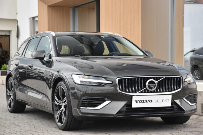 Volvo V60 T8 AWD RECHARGE REZERVACE