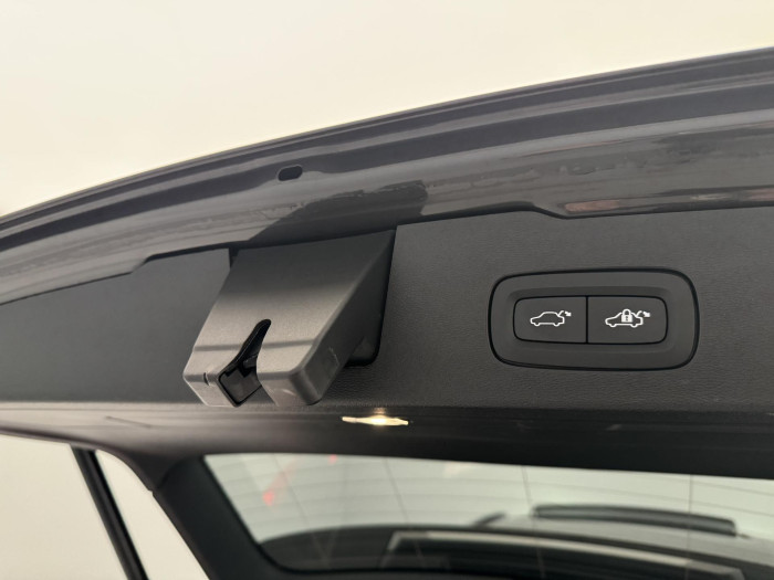 Volvo V60 B4 ULTIMATE DARK AUT