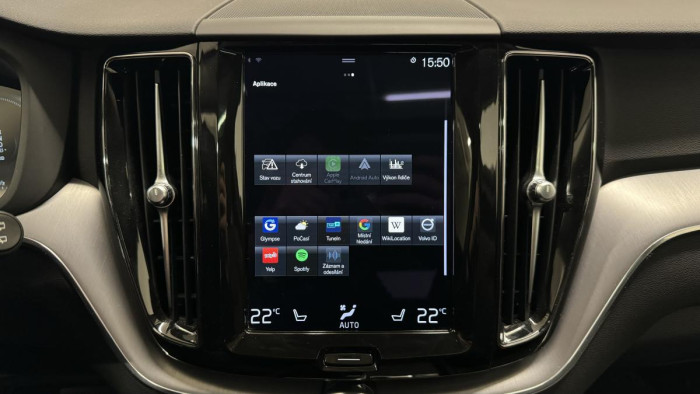 Volvo XC60 T6 AWD RECHARGE REZERVACE