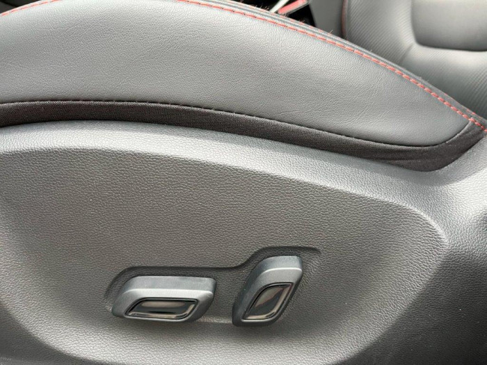 MG ZS EXCLUSIVE 1.0TGI AUT REZERVACE 1.0 Exclusive
