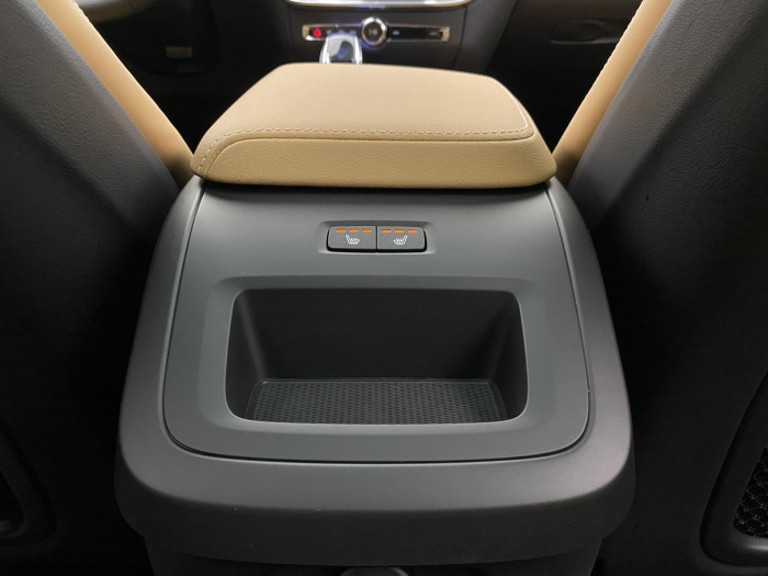 Volvo V60 B4 AUT DARK PLUS