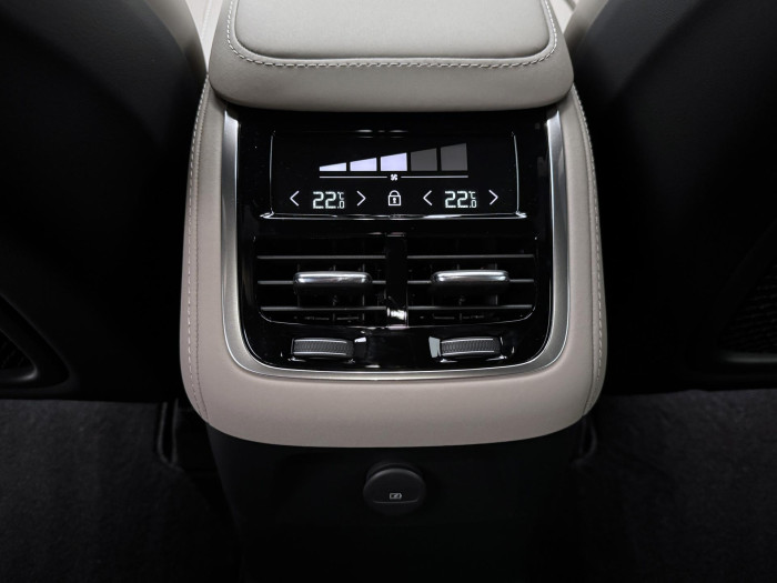 Volvo XC90 T8 AWD RECHARGE BRIGHT PLUS 7m