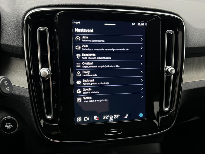 Volvo XC40 B4 PLUS BRIGHT AUT CZ