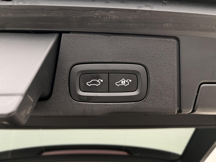 Volvo XC60 T6 AWD RECHARGE ULTRA BRIGHT