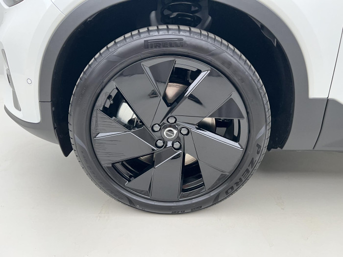 Volvo EX40 PURE ELECTRIC TWIN ULTRA