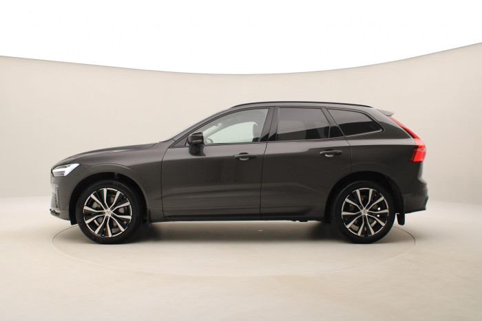 Volvo XC60 B4 AWD DARK PLUS AUT 1.maj