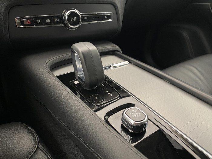 Volvo XC90 B5 AWD MOMENTUM AUT CZ 2.0 Momentum