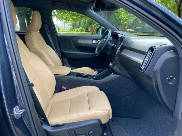 Volvo XC40 D4 AWD INSCRIPTION REZERVACE 2.0 d