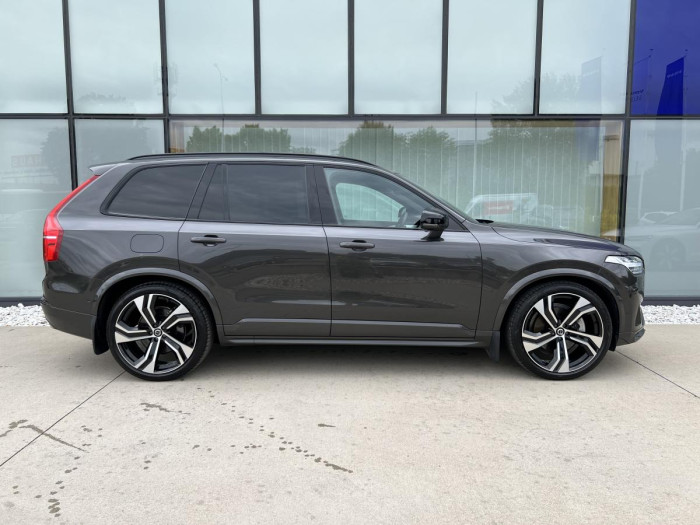 Volvo XC90 B5 AWD DARK ULT. 7MÍSTNÁ Aut